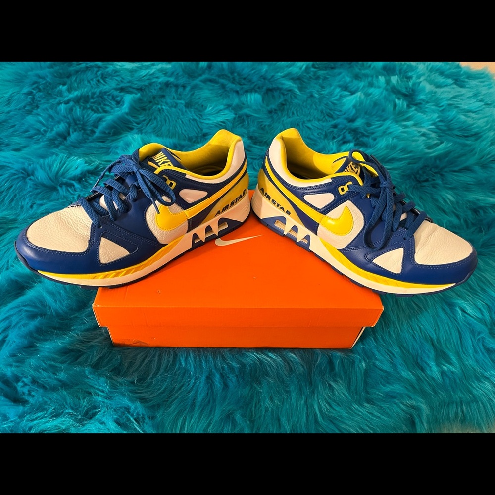 ROYAL BLUE AND YELLOW NIKE AIR STAB